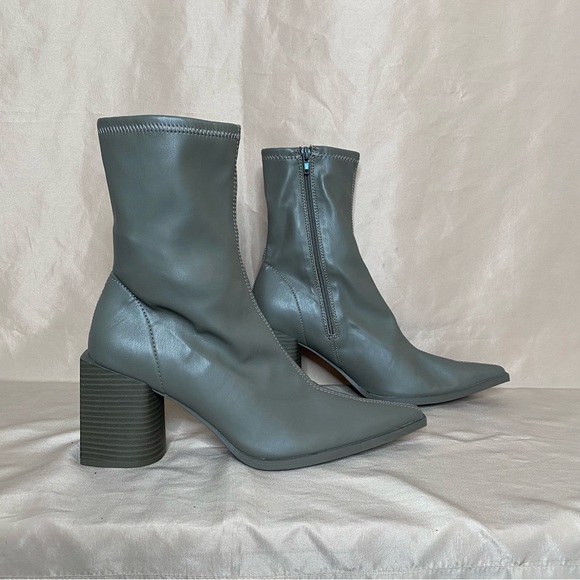 Oak + Fort 10 Gray Heeled Boots - Picture 2 of 14